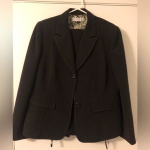 Tahari black pant suit two piece